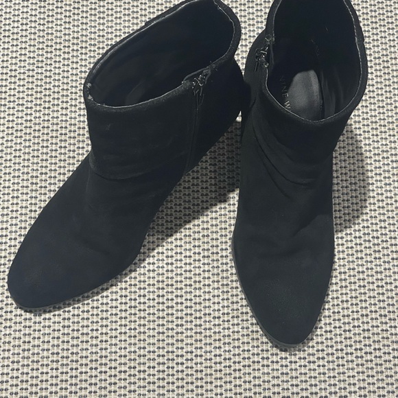 Nine West Bolt Suede Bootie Size 8M - Picture 1 of 9